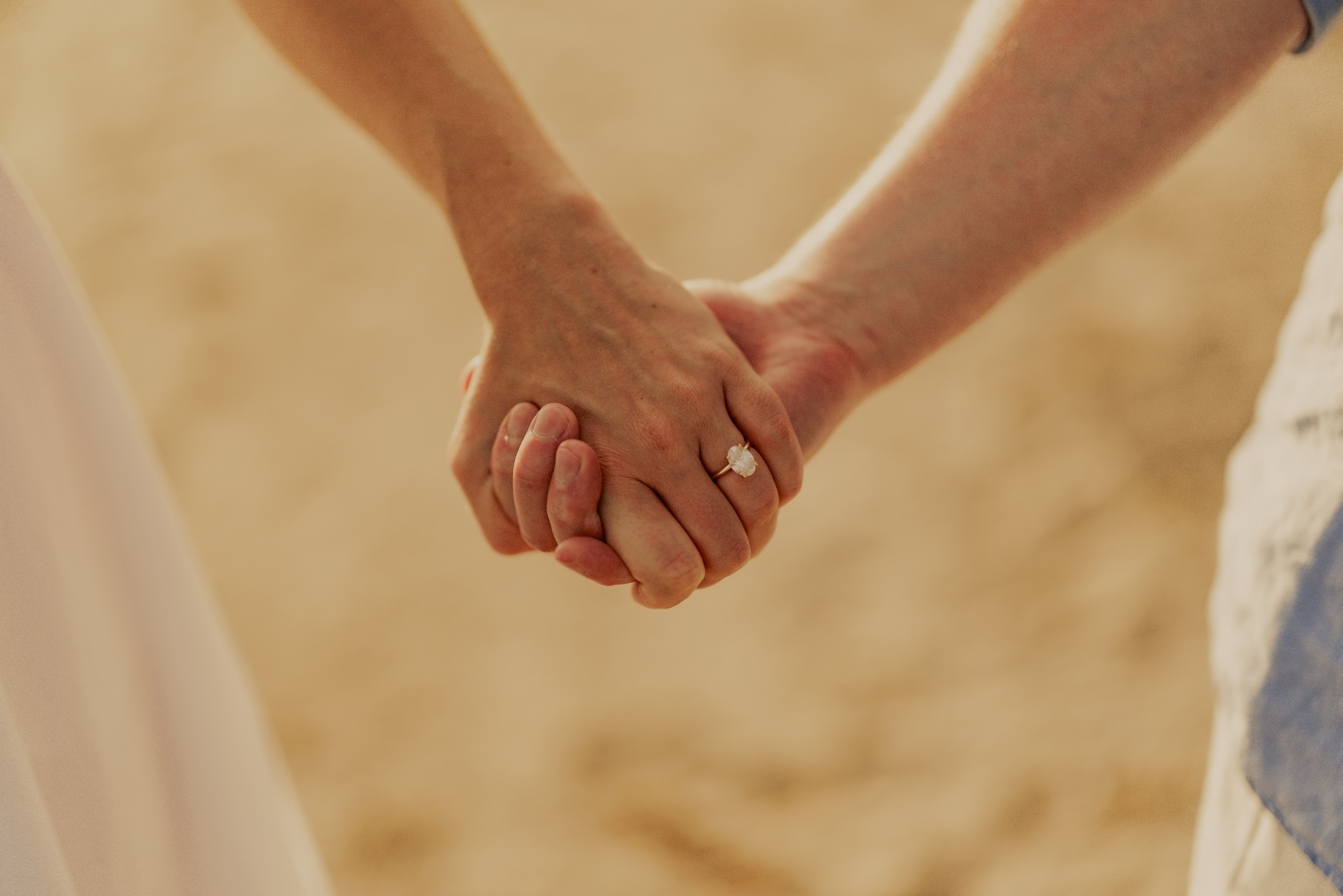 romantic beach couples session niagara