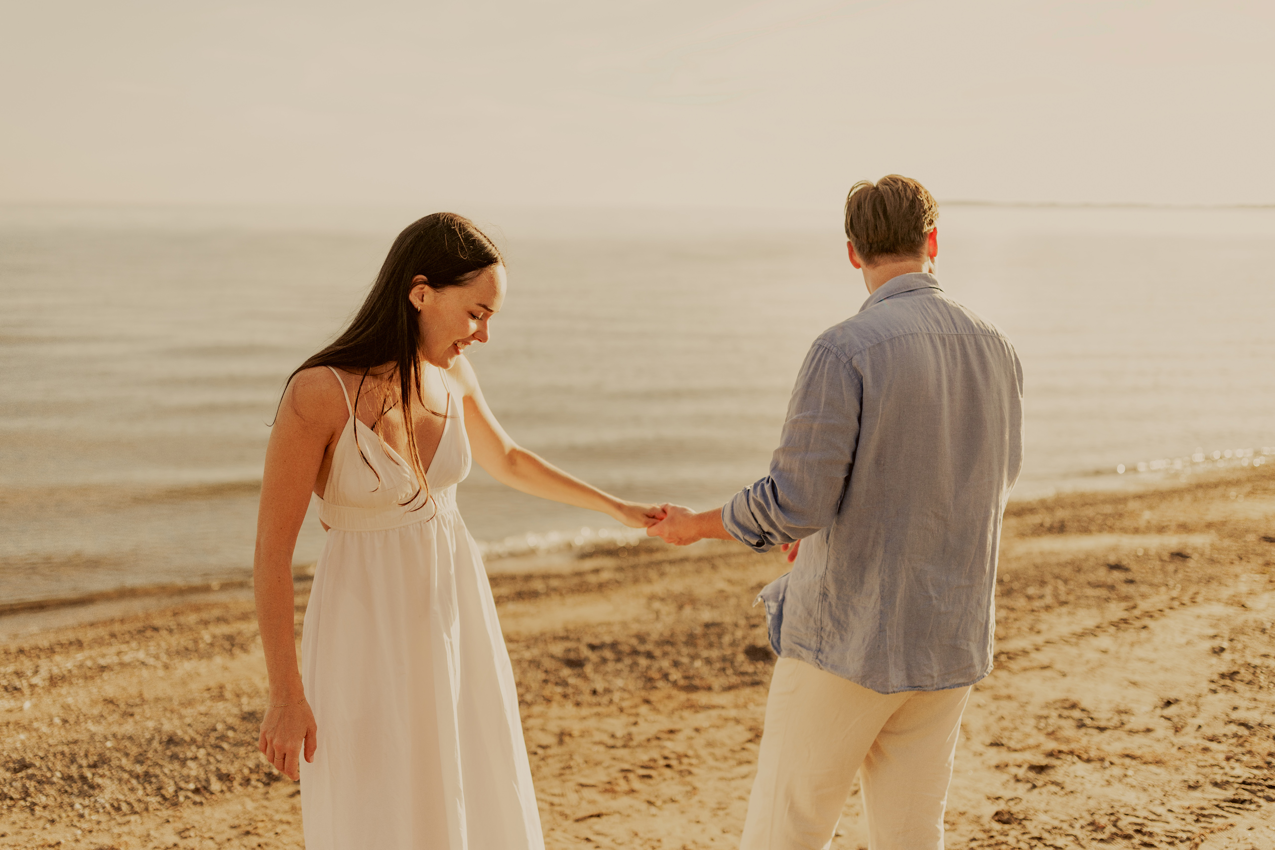 romantic beach couples session niagara