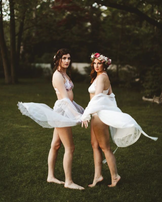 Can we long for the summer again yet? A stroll through a Victorian garden sounds great right about now.  It's never too early to plan a best friends boudoir day. Shot on #kodak film #afterglowboudoir 
.
.
#boudoir #bestfriends #film #boudoirphotography #summertime #classic #boudoirphotographer #boudoirphoto #robes #garden #bride #mom #momlife #sexy #beautiful #positivevibes #naturallight #niagaraboudoir #niagaraphotographer  #outdoorboudoir #lingerie #niagara
