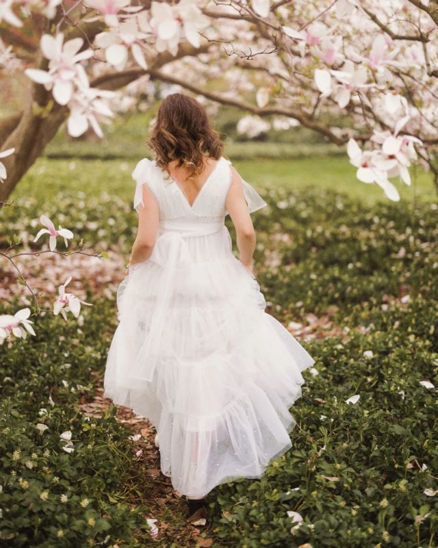 Taking the scenic route into motherhood and enjoying every moment of it. #afterglowmaternity 
.
.
.
#maternity #motherhood #maternityphotography #niagaraphotographer #maternityphotoshoot #spring #momlife #pregnancy #beautiful #momtobe #classic #blossoms #film #realmom #thebump #maternityphotos #hamiltonphotographer #lookslikeapainting @cute_pregnancy #maternityshoot #love #naturallight #feminineenergy #peakfemininity #parentlife